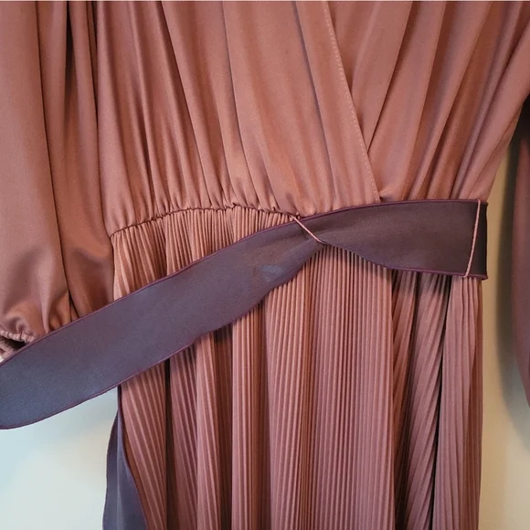 VINTAGE Lavender Wrap Dress with Pleated Skirt | Size 10 - Picture 6 of 12